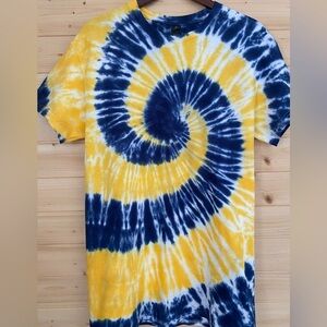 GILDAN Heavy Cotton Medium Tie Dye TShirt Blue Yellow Spiral Michigan Wolverines
